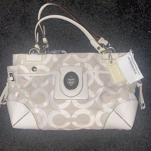 Brand new with tag Coach Peyton Op art cream canvas. No.K0926-14515